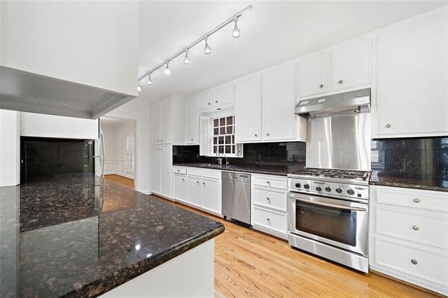 Photo - 2915 Quenby Ave