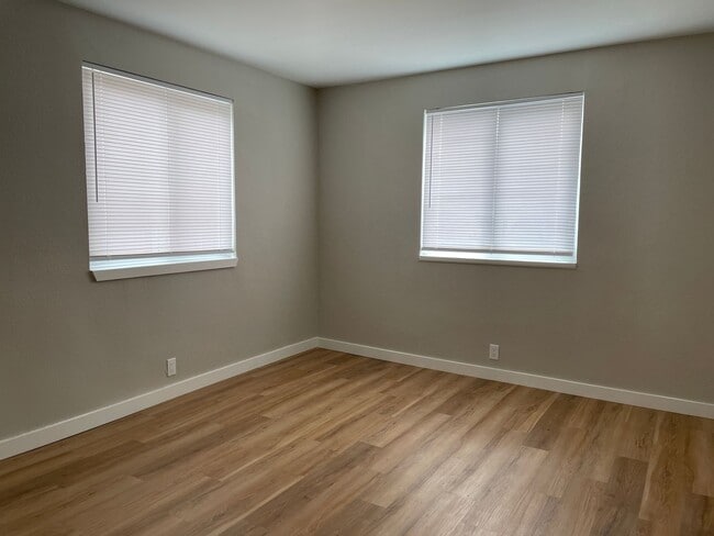 Photo - Renovated Ground Floor 1 BD/ 1 BA! Unidad 4