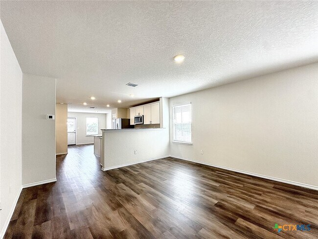 Photo - 549 Autumn Blaze