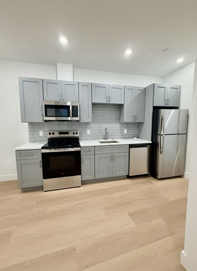 Photo - 178 W Seymour St Unit 2