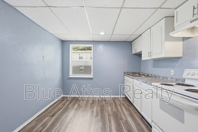 Photo - 2215 Riverview Dr