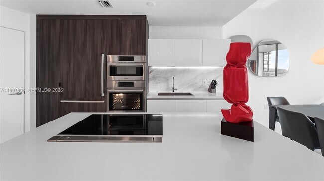 851 NE 1st Ave Unit 1606