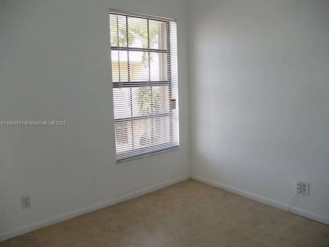 Photo - 330 Olivewood Pl Unidad 0