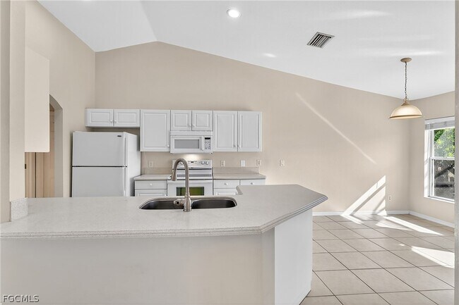 Photo - 815 SW 11th Ave