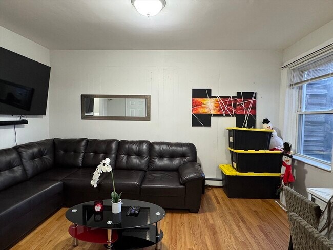 Photo - 139 London St Unit 3