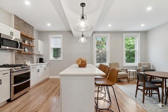 Building Photo - 161 Nesbit St Unit 2