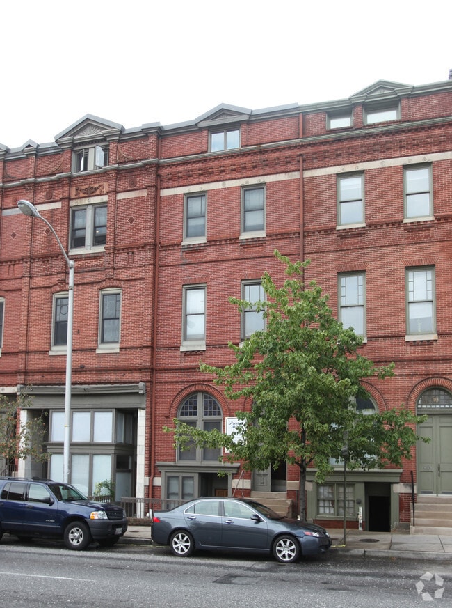 17 W Preston St