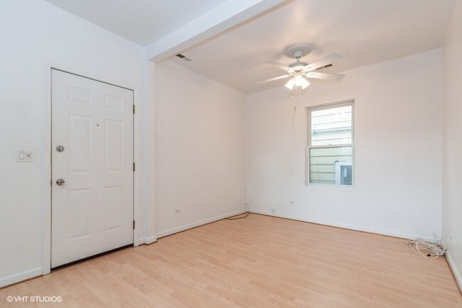 Photo - 912 N Ashland Ave Unit 2C