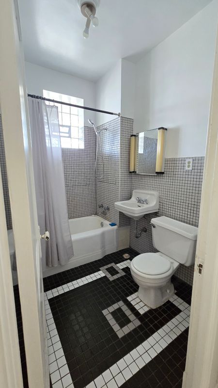 Photo - 4107 N Bernard St Unidad 3R