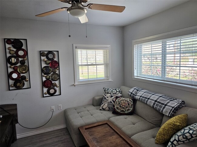 Photo - 503 Lakeland Dr