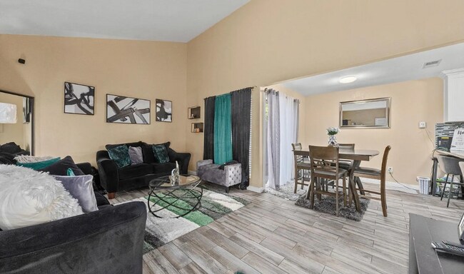Photo - 2617 Pinon Springs Cir Unit 1