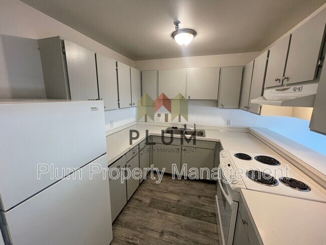 Photo - 1547 S Higgins Ave Unit #203