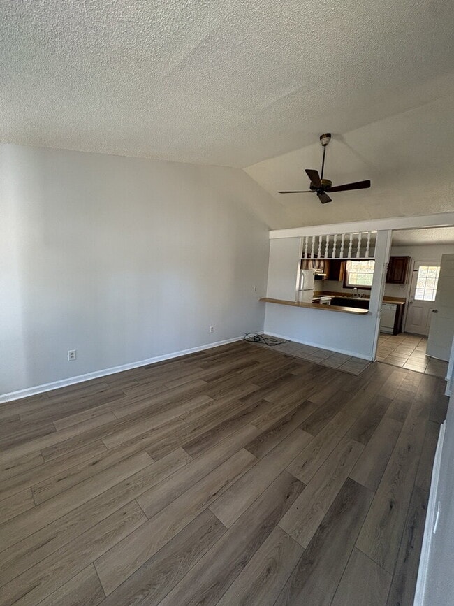 Photo - 103 Pine Crest Dr