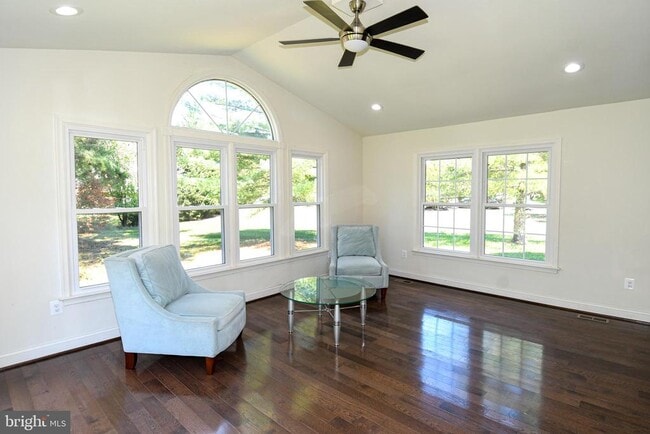 Photo - 8012 Wingate Dr