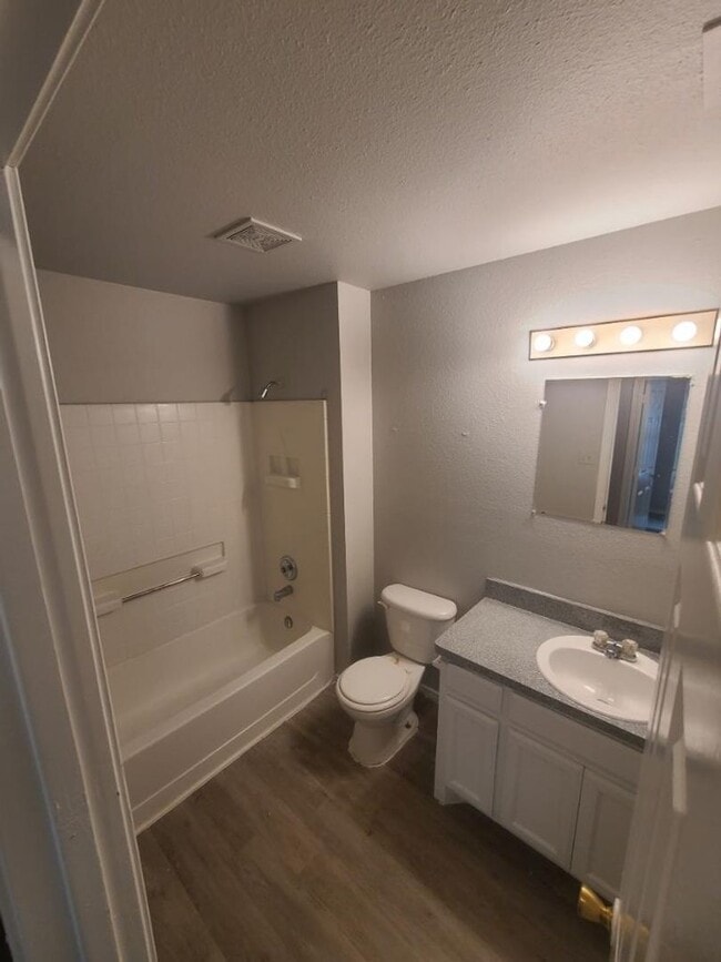 Photo - 1516 Barron Ln