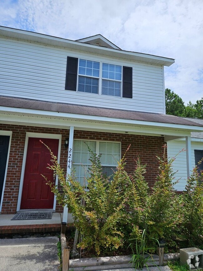 Building Photo - Affordable Townhome In Hunter's Creek!