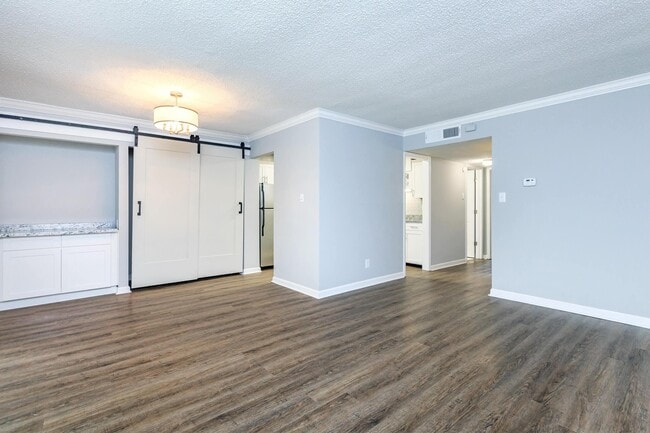 Photo - Kingston Pointe Apartments