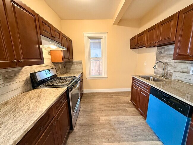 Photo - 6 Tennis Rd Unit 1