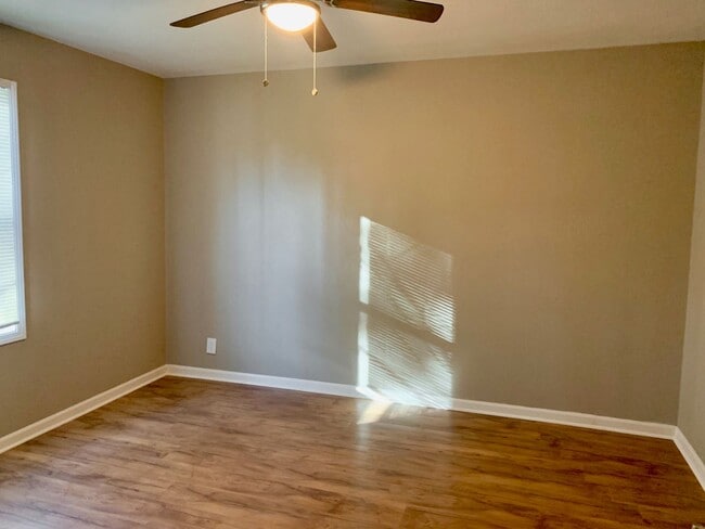 Photo - 2 Bedroom 1 Bath – For Rent!