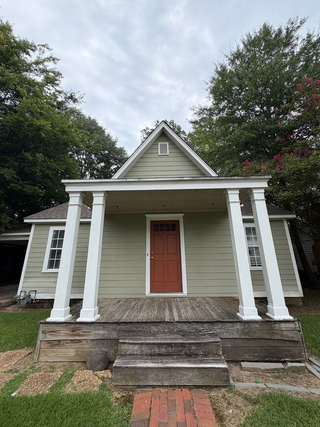 Photo - 207 Goodman Pl