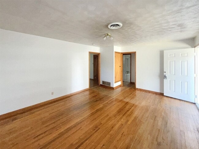 Photo - 404 S Coppell Rd