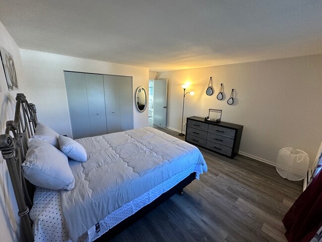 Photo - 1077 Blue Hills Ave Unidad C