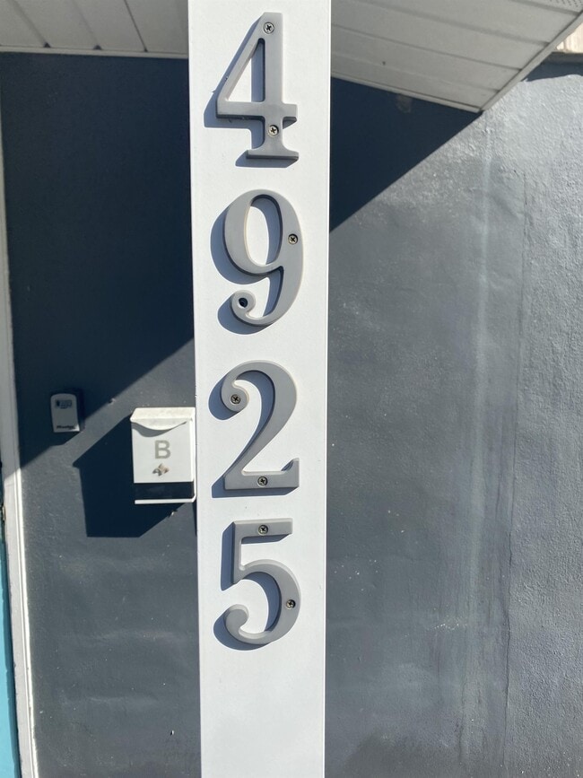4925 2nd Ave S Unit B (Downstairs Apt)