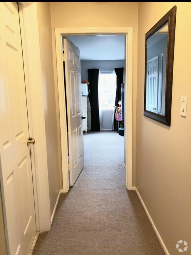 Building Photo - 114 Keystone Ct Unit B Rental