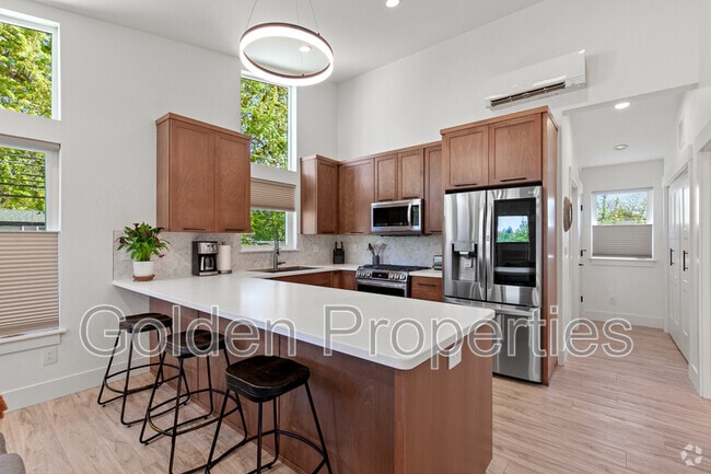 Building Photo - 1721 E Lakeside Ave Rental
