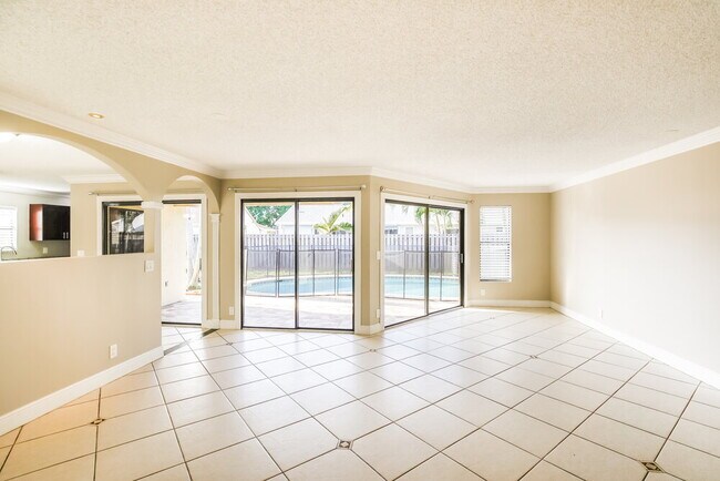 Photo - 11235 NW 43rd Pl
