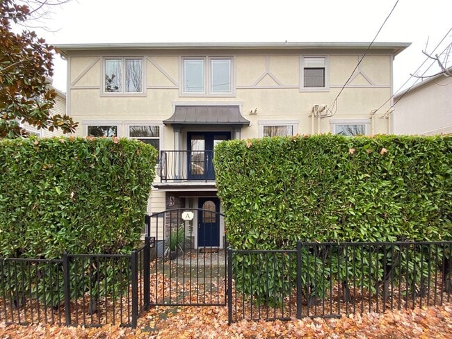 Photo - AVAILABLE NOW 3 BD 3.5 BA Townhome in Fremont