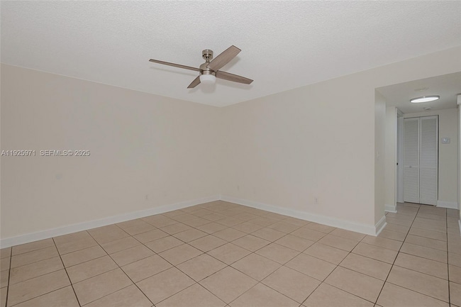 Photo - 1771 W 58th St Unidad 1771
