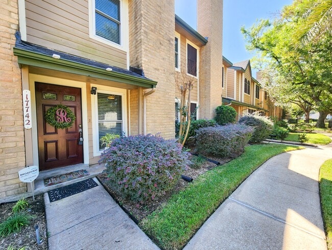 Photo - 17742 Kings Park Ln