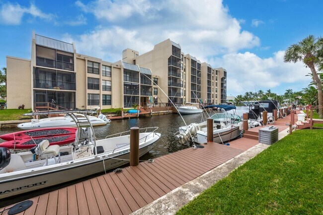 Photo - 17 Royal Palm Way Unit 305