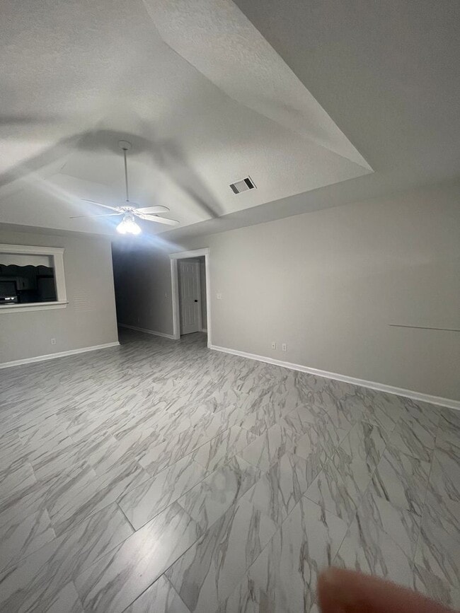 Photo - 202 Leeswood Cir