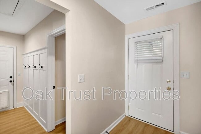 Photo - 8335 Weyhill Ct