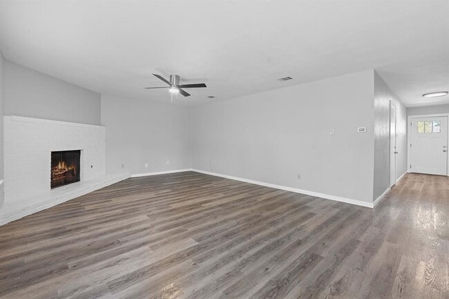 Photo - 3930 Leafield Dr