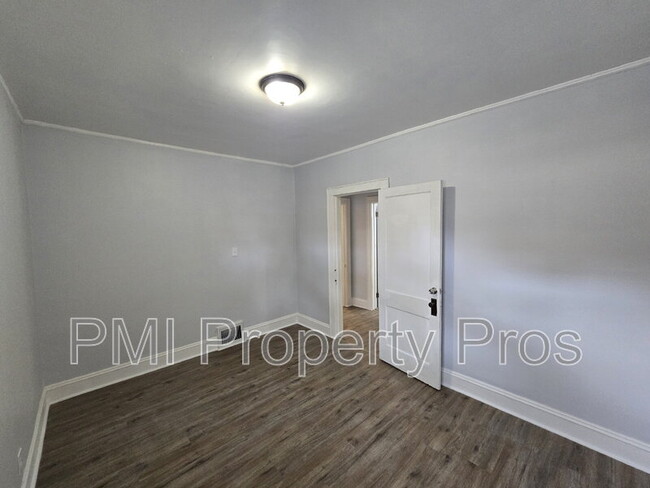 Building Photo - 3895 Dr. William Finlayson St Rental