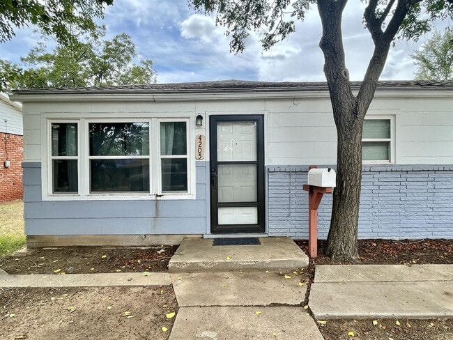 Photo - 4205 41st St