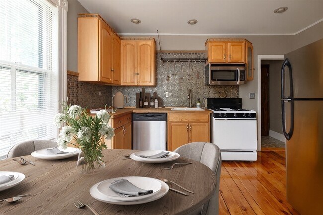 Photo - 327 Lafayette St Unit #2