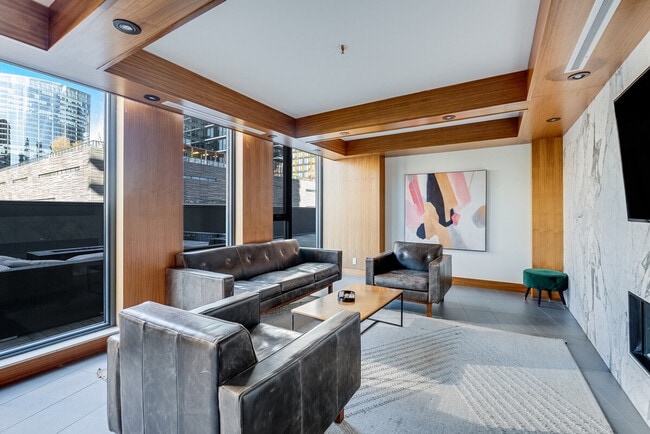 Building Photo - 1010-1016 6 St SW