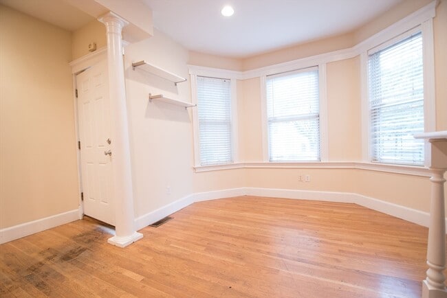 Building Photo - 288 Western Ave Unit 288 Rental
