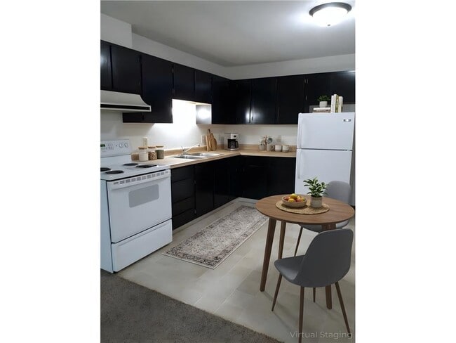 Photo - 303 1st St SW