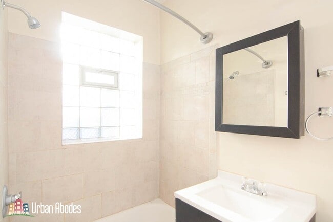 Photo - 2832 N Orchard St Unidad M09B