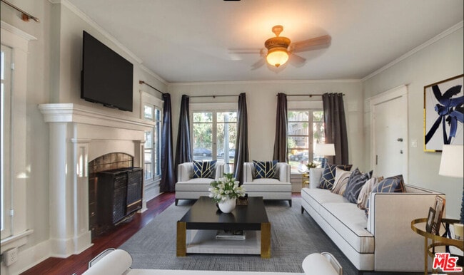 Building Photo - 1777 N Gower St Unit 1779 Rental