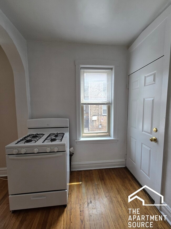 Photo - 2948 W Belle Plaine Ave Unit 2