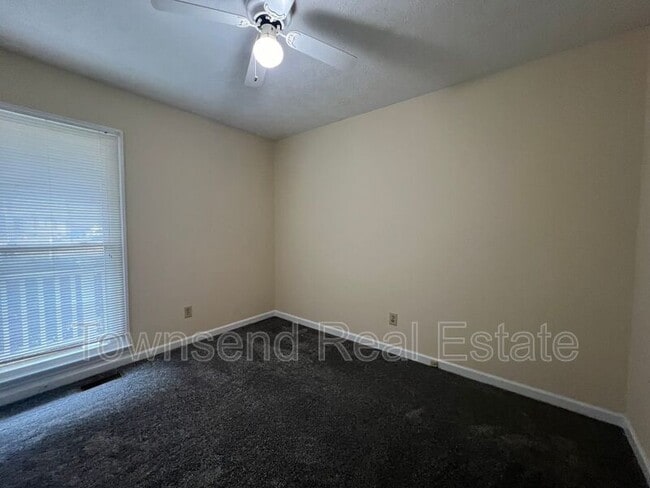 Photo - 5038 Linton Hall Rd
