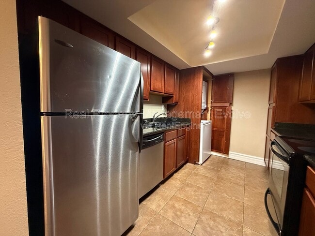 Photo - 3825 E Camelback Rd Unidad 288