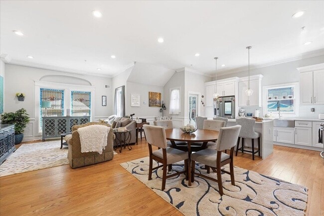 Photo - 41 Bentley Ave Unit 1