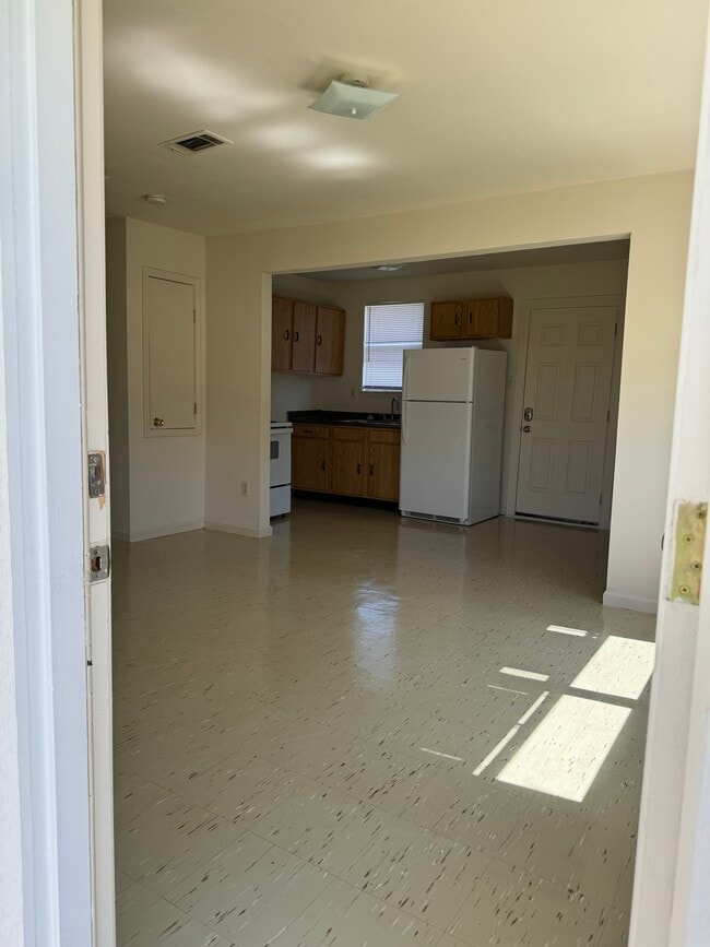 Photo - 2407 Claire Ave Unit 2407